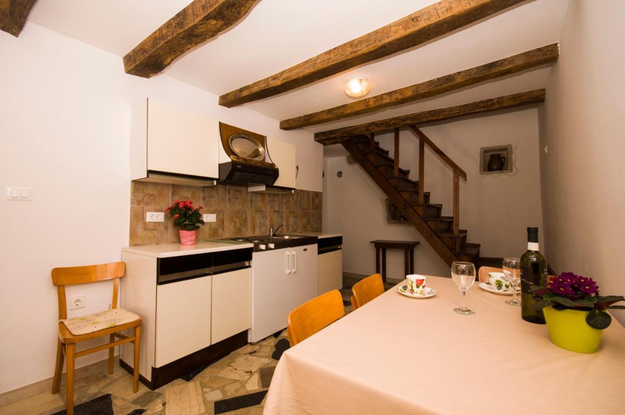 Holiday Home Trostova Kuca Pazin Esterno foto